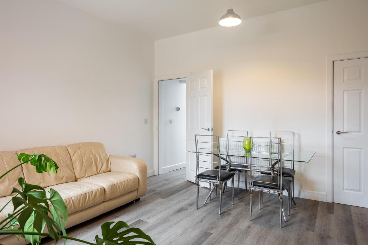 Willa Whole House In Centre Of Town Ideal For Contractors And Professionals Normanton  Zewnętrze zdjęcie